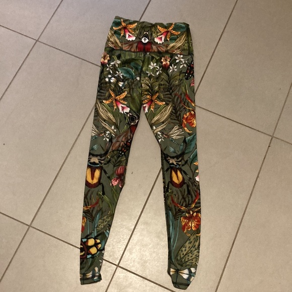 YOGA DEMOCRACY tropical floral workout set, size XS/M - Picture 10 of 14